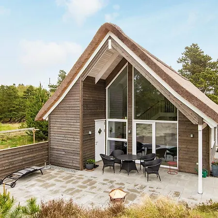 6 Person In Romo-by Traum